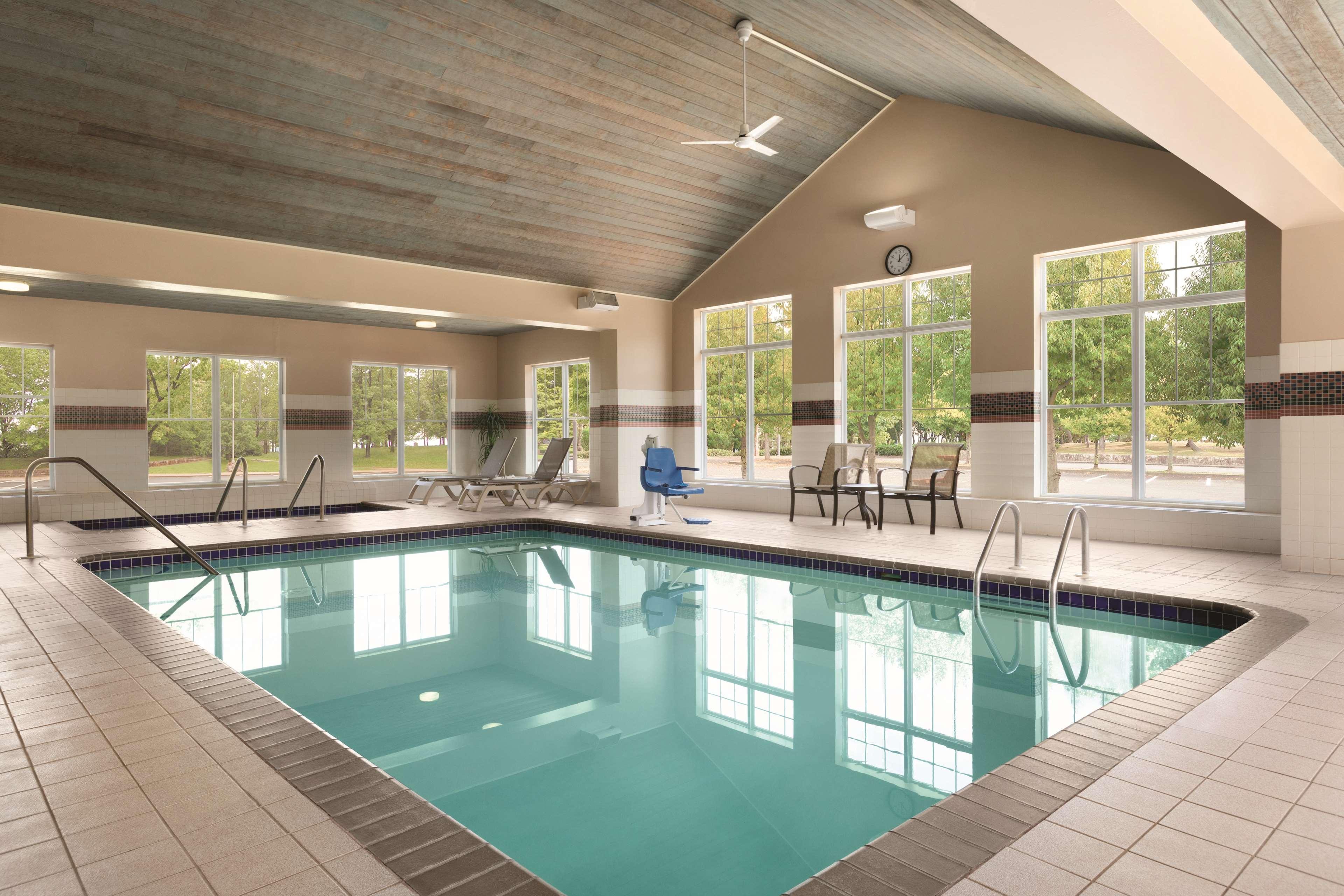Country Inn & Suites By Radisson, Brooklyn Center, Mn Exterior photo
